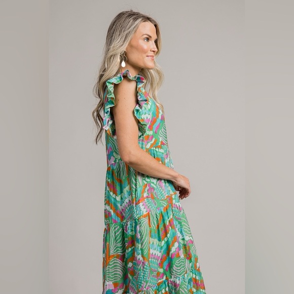 Green Pattern Dress - Picture 4 of 8